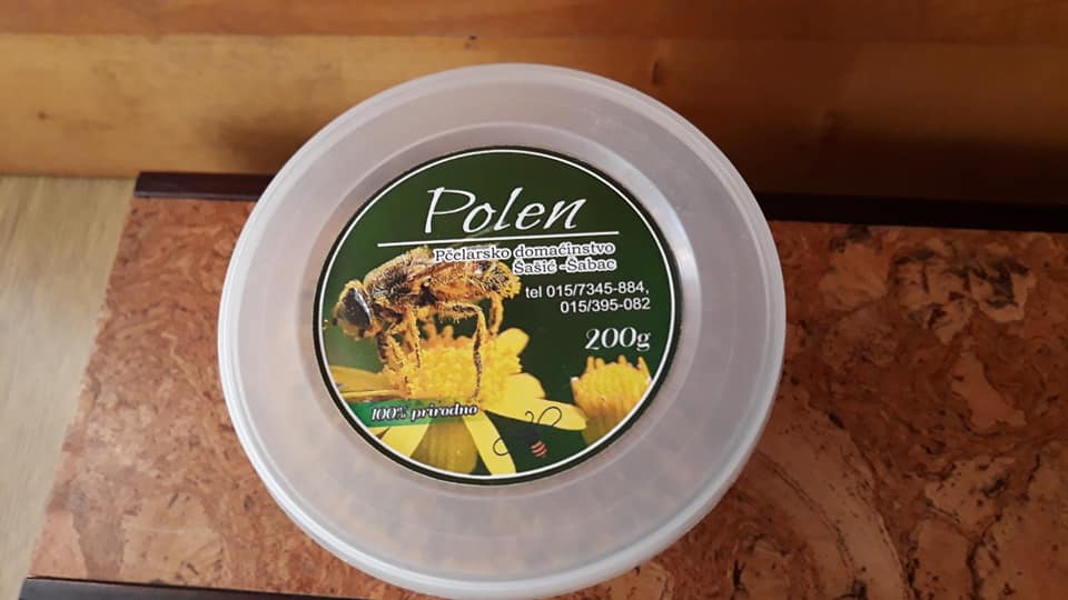 etiketa za polen zalepljena na kutijicu polena